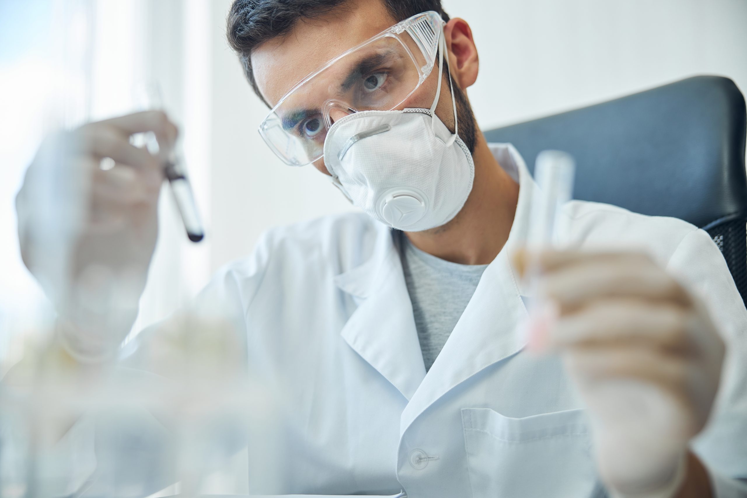 ¿Qué debes saber de un homogenizador de laboratorio?