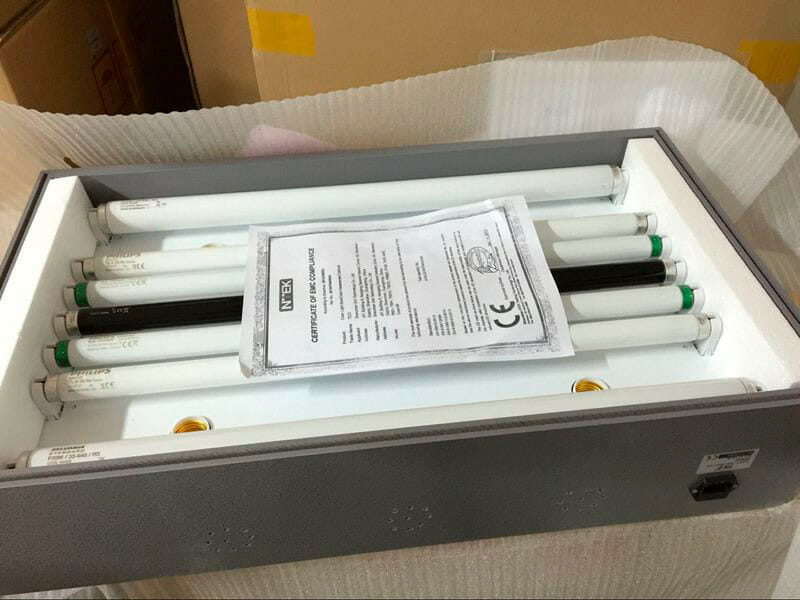 Caja de luz de color YR05524 // YR05529 – 4